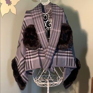 EUC Ness Beautiful Plaid/Faux Fur Wrap